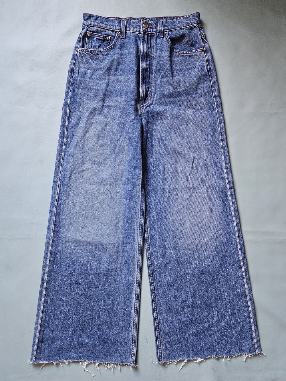 MOTHER SNACKS! The Funnel Heel Cuff Jeans in Delicious Memories Wash - Picture 2 of 12